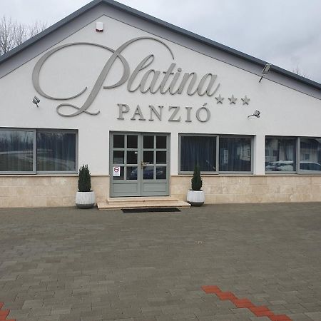 Platina Panzio*** Bed & Breakfast Ujhartyan Exterior photo