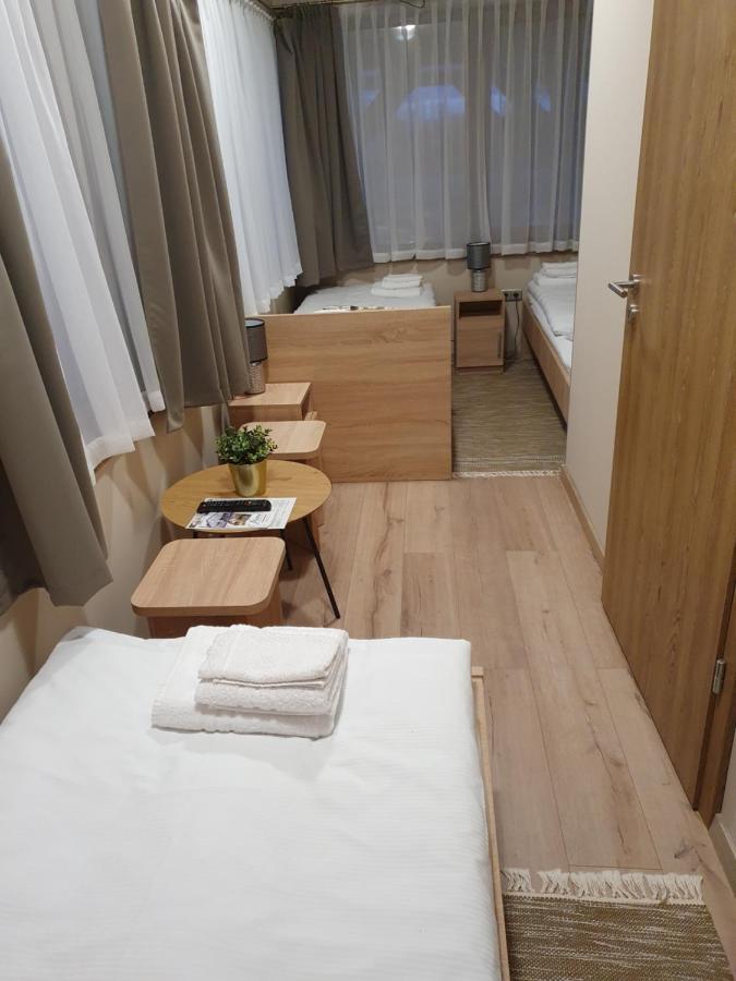 Platina Panzio*** Bed & Breakfast Ujhartyan Exterior photo