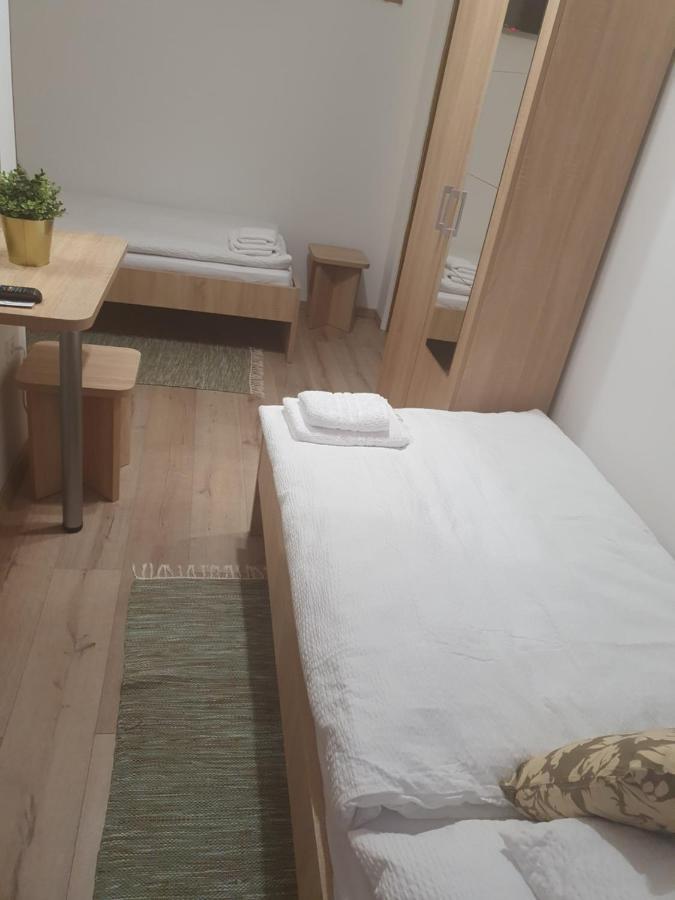 Platina Panzio*** Bed & Breakfast Ujhartyan Exterior photo